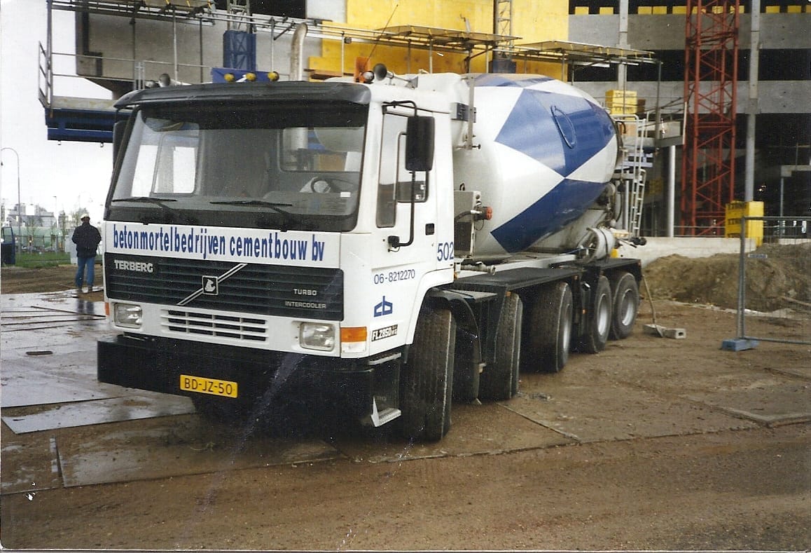 Cement Mixer — 15 m2, 60 Metric Ton, 4 Steering Axles. Not Allowed in North America or Europe (50 Ton Limit)