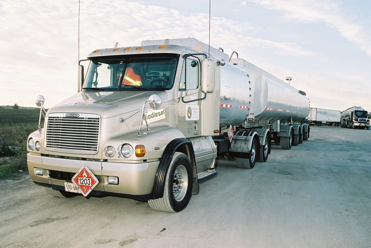 Tanker — 140,000 lbs